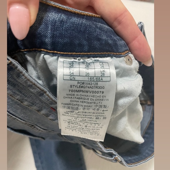 Guess Ripped Jeans - Picture 2 of 4